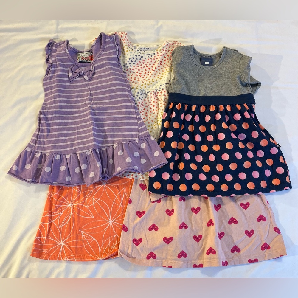 Bundle of 5 Dresses for Toddler
3 short and 2 long sleeve
18-24 month